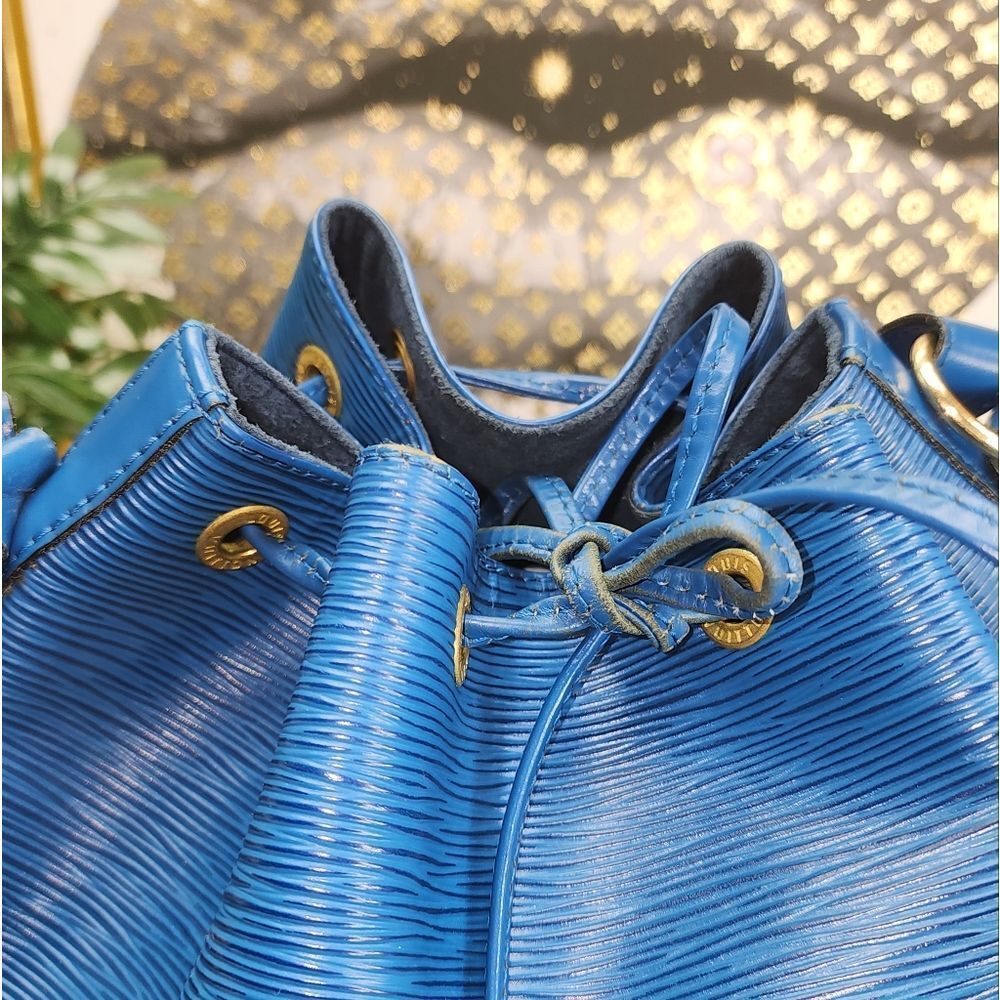 Authentic Louis Vuitton Noe Epi Drawstring Bag - Picture 8 of 16